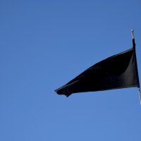 Na Poglavarstvu grada Zagreba obješena je crna zastava