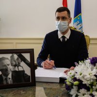 Mislav Herman upisao se u Knjigu žalosti