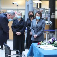 Zagreb: Ruski veleposlanik Andrej Nesterenko upisao se u Knjigu žalosti za Milana Bandića