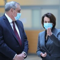 Zagreb: Ruski veleposlanik Andrej Nesterenko upisao se u Knjigu žalosti za Milana Bandića