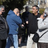 Zagreb: Građani na videozidu ispred HNK prate komemoraciju za Milana Bandića