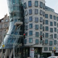 Kuća kojaa pleše, Prag