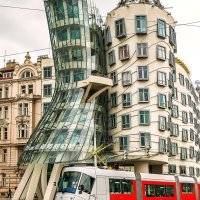 Kuća kojaa pleše, Prag