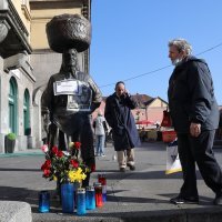 Oproštaj od Bandića uz kip Kumice na Dolcu