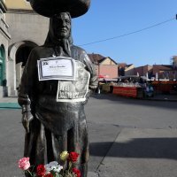 Oproštaj od Bandića uz kip Kumice na Dolcu