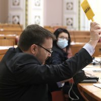 Arsen Bauk bez maske