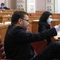 Arsen Bauk bez maske