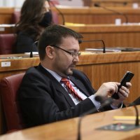 Arsen Bauk bez maske