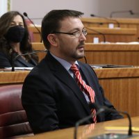 Arsen Bauk bez maske