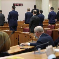 Oporba okrenula leđa Gordanu Jandrokoviću i vladajućoj većini