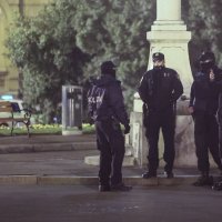 Policija pred HNK nadzire javna okupljanja