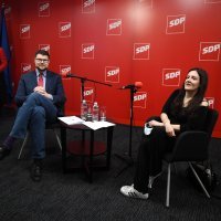 Predsjednik SDP-a, Peđa Grbin, ugostio je umjetnicu Arijanu Lekić-Fridrih