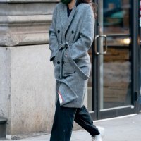 Široke hlače u stajlinzima Katie Holmes