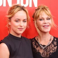 Dakota Johnson s mamom Melanie Griffith (2012.)