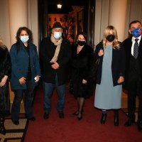 Jelena Pavičić Vukičević, Milana Vuković Runjić, Ivica Lovrić, Dubravka Vrgoč, Rade Šerbedžija, Lenka Udovički