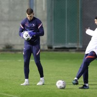 Trening hrvatske nogometne reprezentacije uoči utakmice sa Slovenijom (Dominik Livaković i Marijan Mrmić)