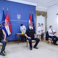 Andrej Plenković, Gordan Jandroković i Vili Beroš cijepili se cjepivom AstraZeneca