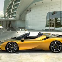 Ferrarijevi F1 vozači Charles Leclerc i Carlos Sainz jr. testiraju SF90 Spider i SF90 Stradale Assetto Fiorano