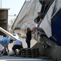 U Buzinu se prevrnuo kamion s prikolicom