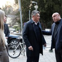 Zagreb: Autorski projekt Enesa Vejzovića 'Obavezan smjer' došao pogledati i predsjednik Milanović