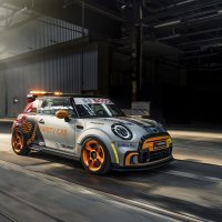 Mini Electric Pacesetter inspiriran JCW-om