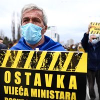 Prosvjed u Sarajevu zbog lošeg odgovora BiH vlasti na koronakrizu