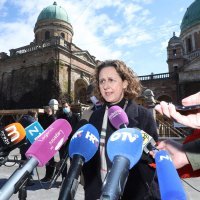 Ministrica Obuljen Koržinek održala konferenciju na Mirogoju