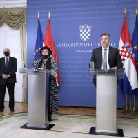 Zagreb: Plenković objavio da će umirovljenici dobiti covid dodatak