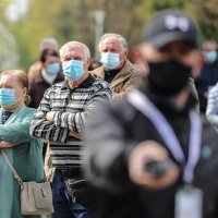 Velike gužve za cijepljenje protiv covida-19 na Zagrebačkom velesajmu