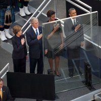 Michelle Obama i George W. Bush