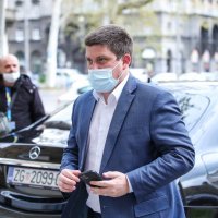 Dolazak na sjednicu Predsjedništva HDZ-a