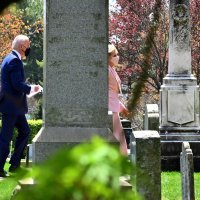 Joe i Jill Biden na krizmi unuka Huntera