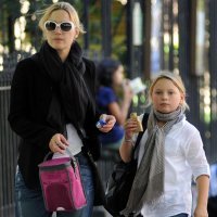 Kate Winslet i Mia Threapleton