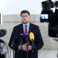 Zagreb: Peđa Grbin dao izjavu o opozivu ministra Vilija Beroša