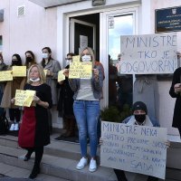 Zagreb: Prosvjed socijalnih radnika pod nazivom Čujete li našu šutnju