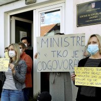 Zagreb: Prosvjed socijalnih radnika pod nazivom Čujete li našu šutnju