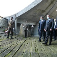 Andrej Plenković položio vijenac u Jasenovcu