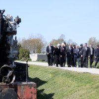 Predsjednik RH u društvu Kosor, Josipovića i Mesića odao počast stradalima u Jasenovcu