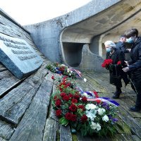 Milorad Pupovac i izaslanstvo manjina odali počast stradalima u Jasenovcu