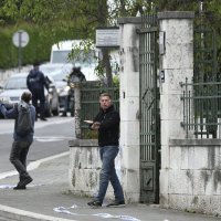 Zvončić pred prostorijama SDP-a