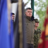 Predsjednik Milanović i ministar Banožić u Kninu na dodjeli crvenih beretki