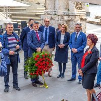 Pula: SDP i IDS polaganjem vijenca obilježili Međunarodni praznik rada