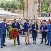 Pula: SDP i IDS polaganjem vijenca obilježili Međunarodni praznik rada