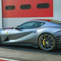 Ferrari predstavio 812 Competizione i 812 Competizione A