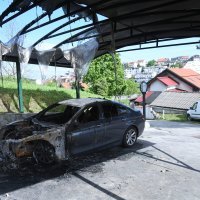 Zapaljeni auto obitelji Banek