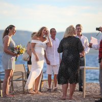Vjenčanje njemačkih turista u kolovozu 2020. na plaži Zlatni rat u Bolu