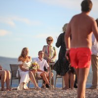 Vjenčanje njemačkih turista u kolovozu 2020. na plaži Zlatni rat u Bolu