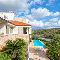 Vila Fabulosa, Brač