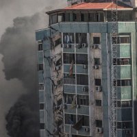 Napad na zgradu s novinskim agencijama