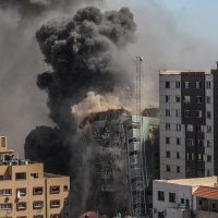 Napad na zgradu s novinskim agencijama